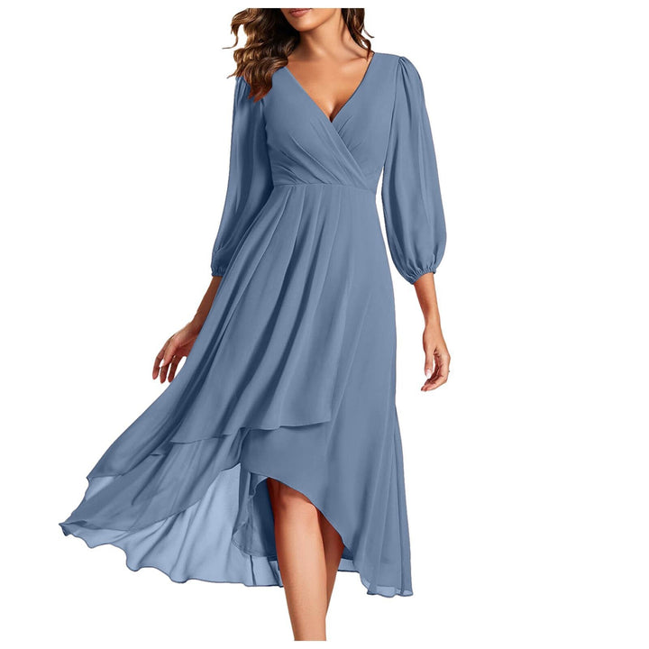 Mia | Robe à encolure en V avec ourlet asymétrique