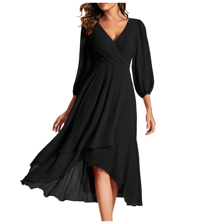 Mia | Robe à encolure en V avec ourlet asymétrique