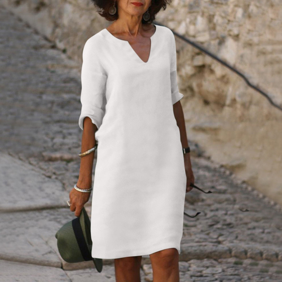 Cassie | Robe à col en V parfaitement ajustée