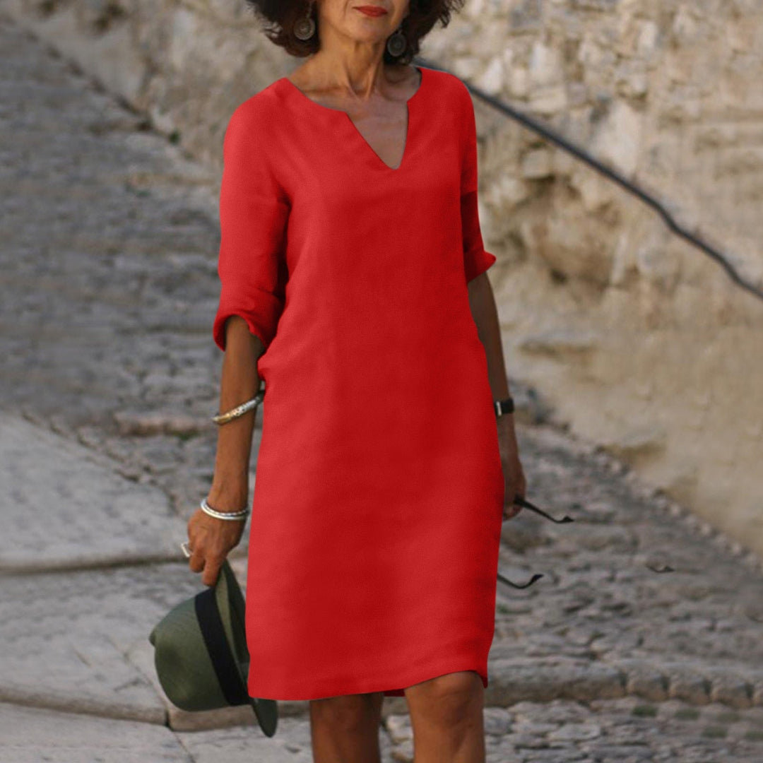 Cassie | Robe à col en V parfaitement ajustée