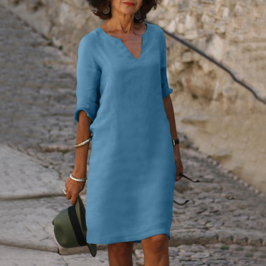 Cassie | Robe à col en V parfaitement ajustée