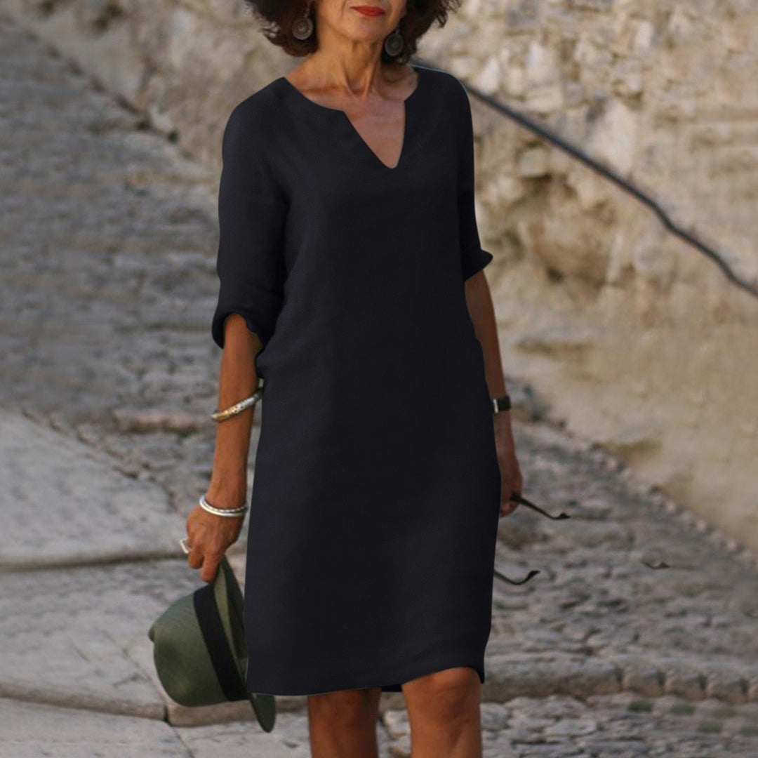 Cassie | Robe à col en V parfaitement ajustée